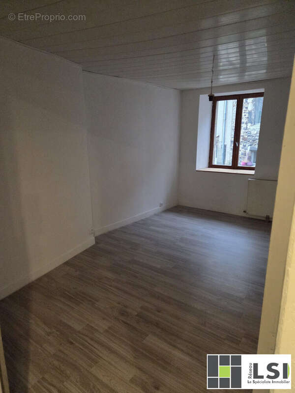Maison 113 m² à Le Monastier-Sur-Gazeille  - photo 3