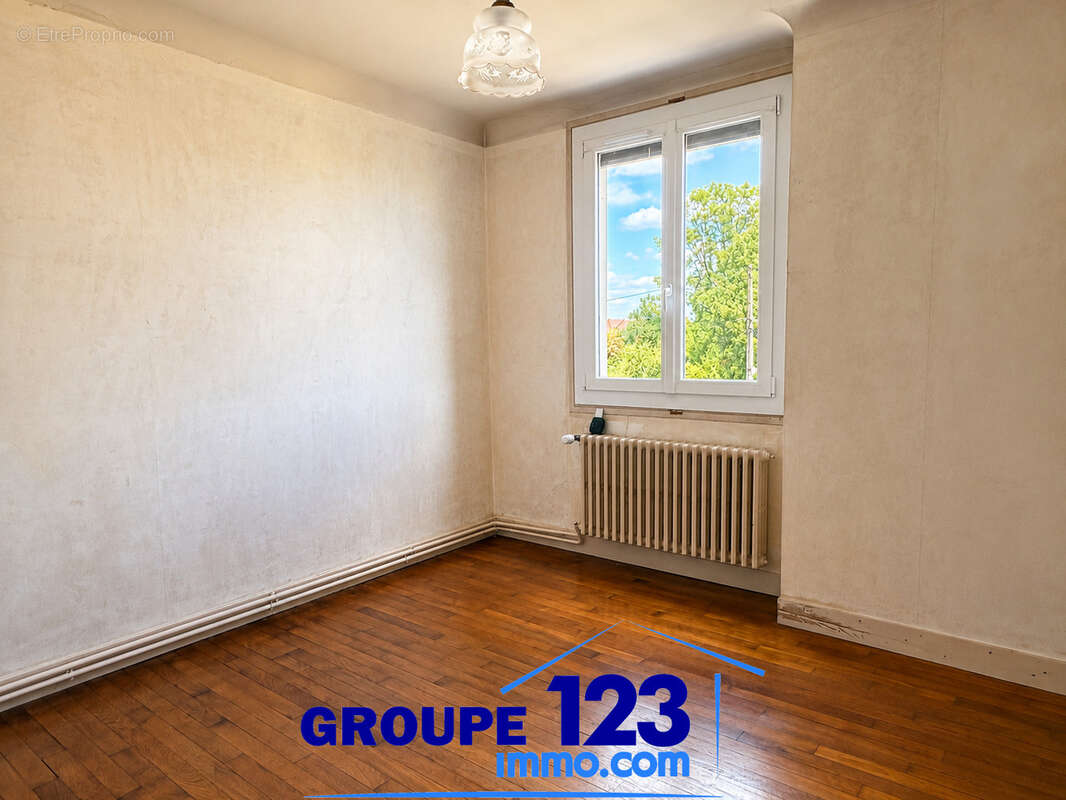 Maison familiale à Auxerre - Quartier Saint-Julien / Saint-Amâtre - photo 9