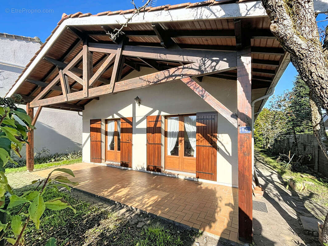 Maison à BLANQUEFORT