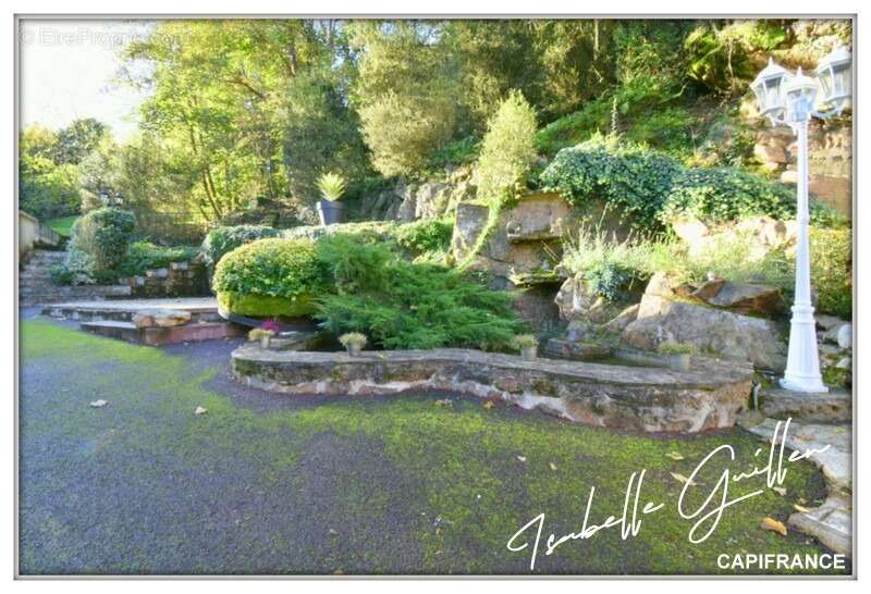 Maison à NERIS-LES-BAINS