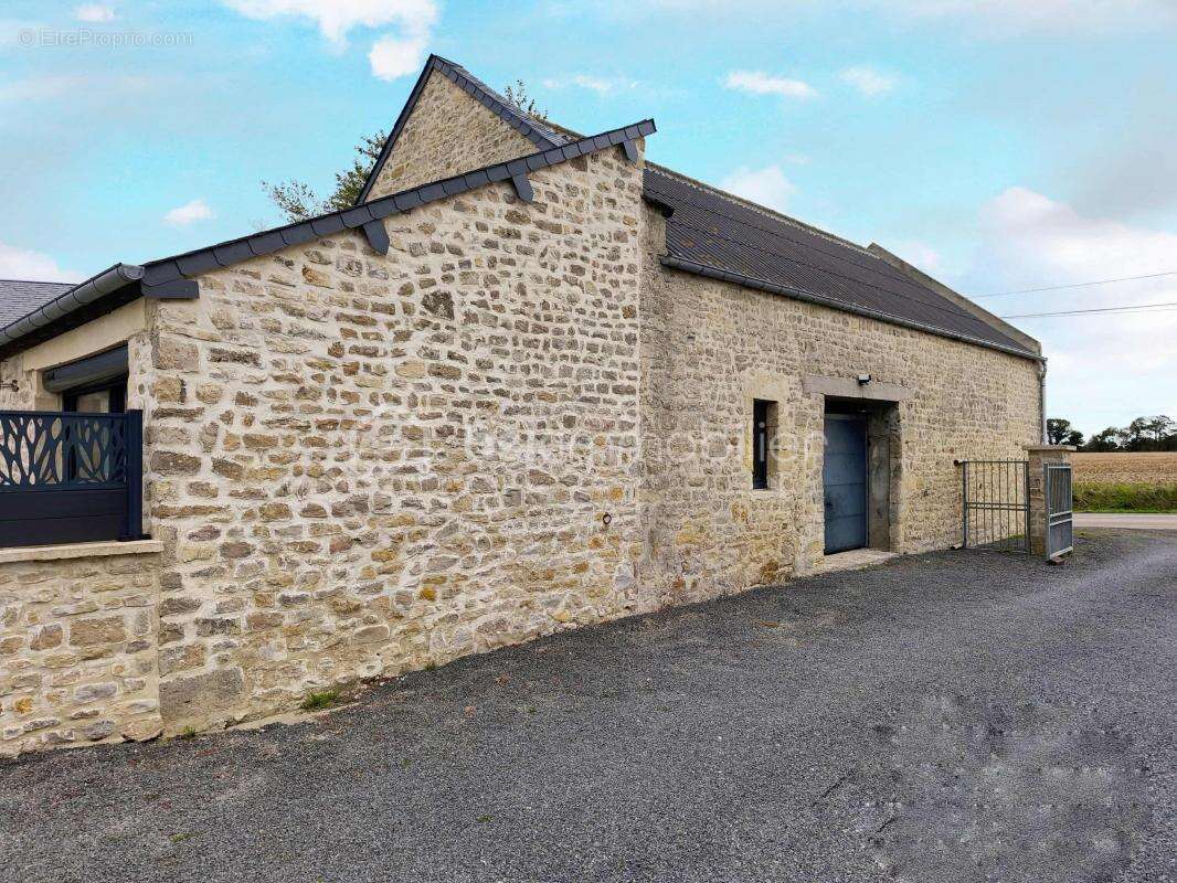 Maison à VIERVILLE-SUR-MER