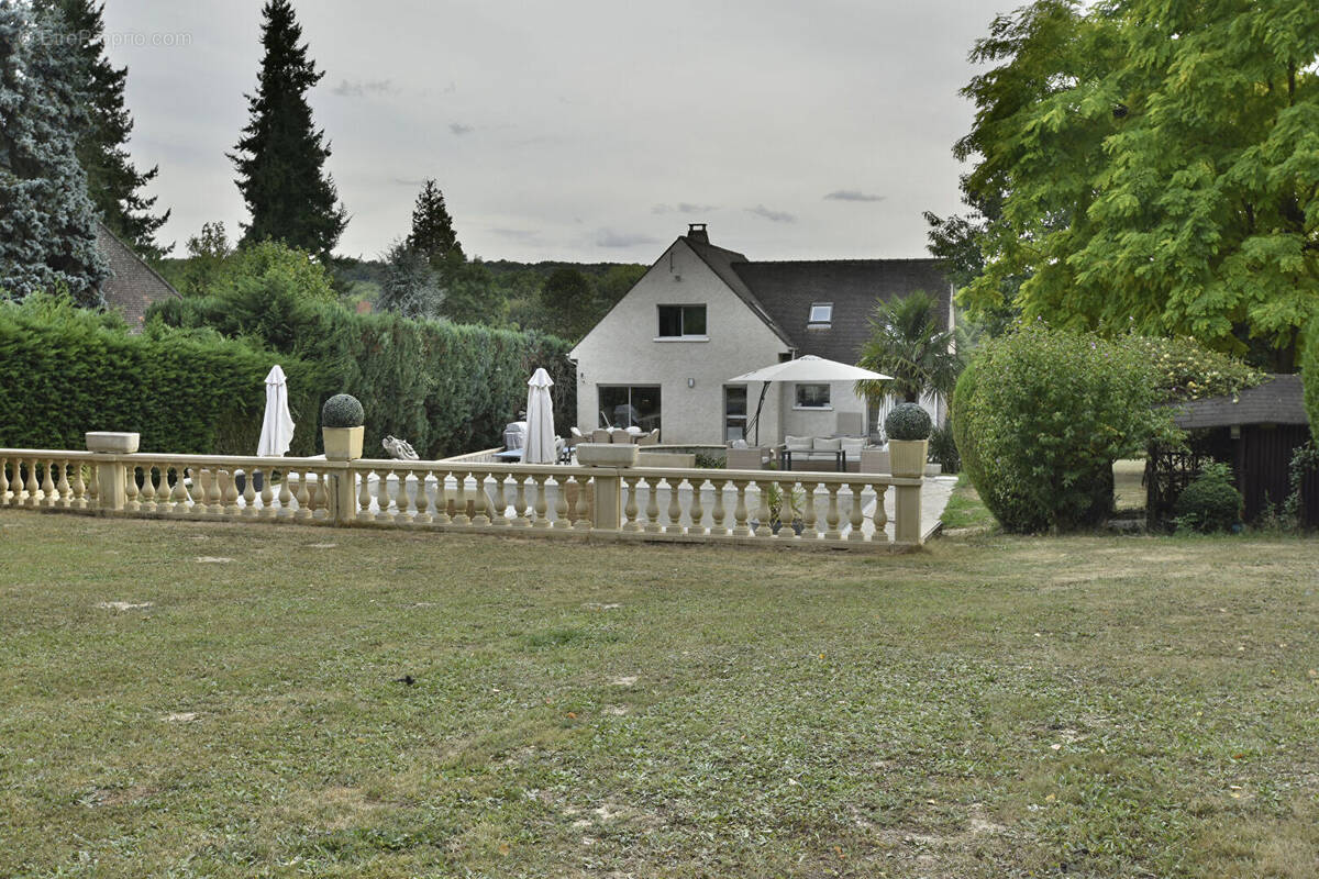 Maison à SAINT-REMY-L&#039;HONORE