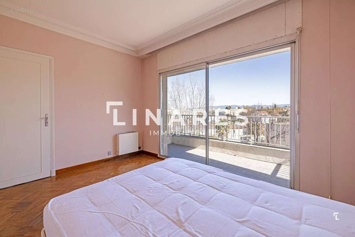 Appartement à MARSEILLE-9E