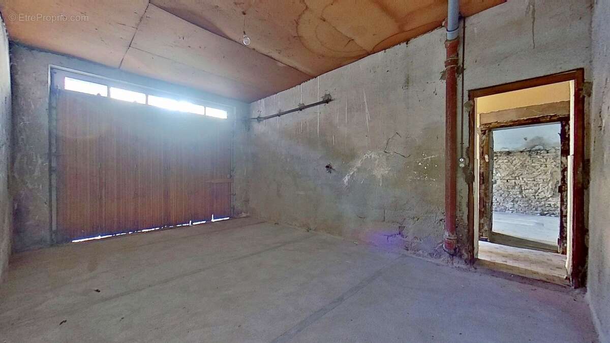 Immeuble à vendre à Lunéville (54), 2 appartements, garages, caves et greniers - Visite virtuelle sur demande - photo 6
