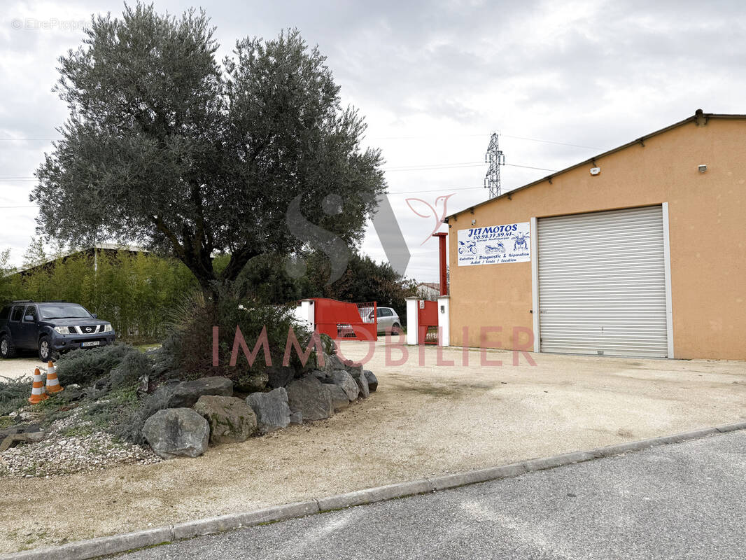 Commerce à CHATEAUNEUF-SUR-ISERE