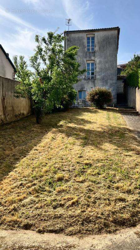 Maison à POUZAUGES