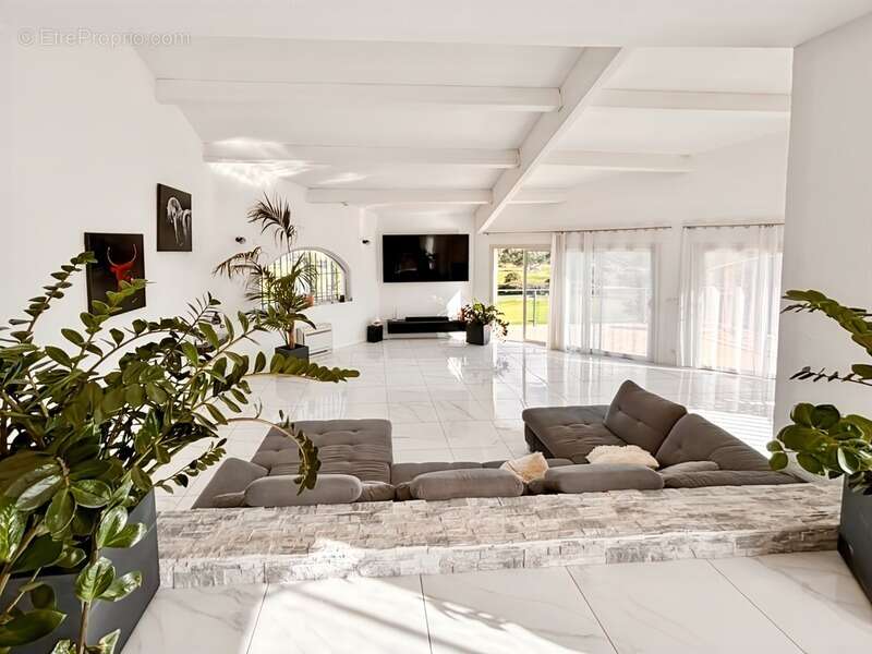 Maison d’exception à vendre – Domaine du Golf à Juvignac - photo 5