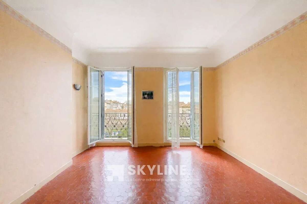 Appartement à MARSEILLE-6E