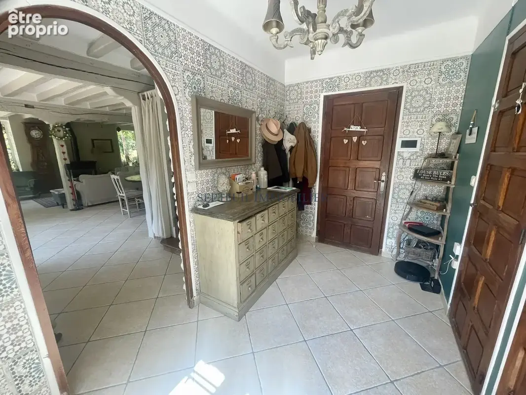 Maison ancienne individuelle de 7 pièces, sur 5 088 m2,avec garage et piscine. - photo 6