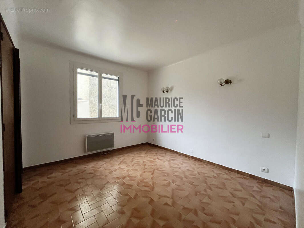 Maison à CAUMONT-SUR-DURANCE