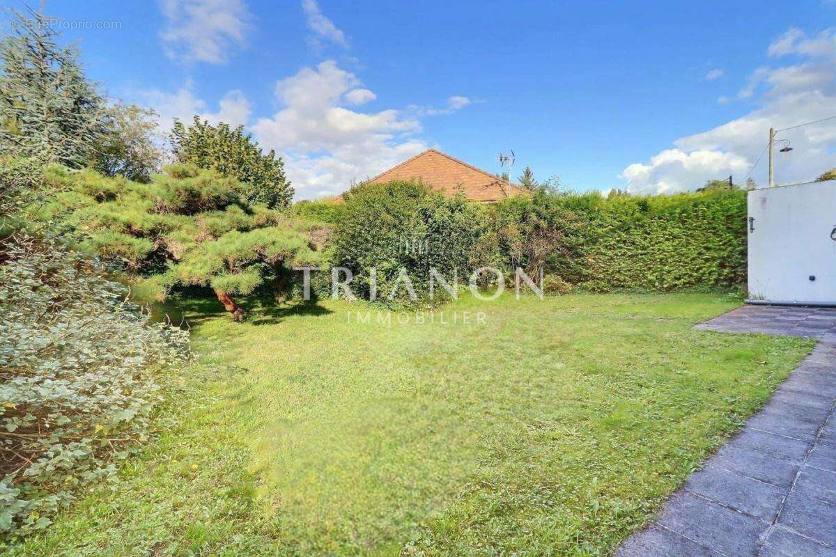 Maison à VILLIERS-SAINT-FREDERIC