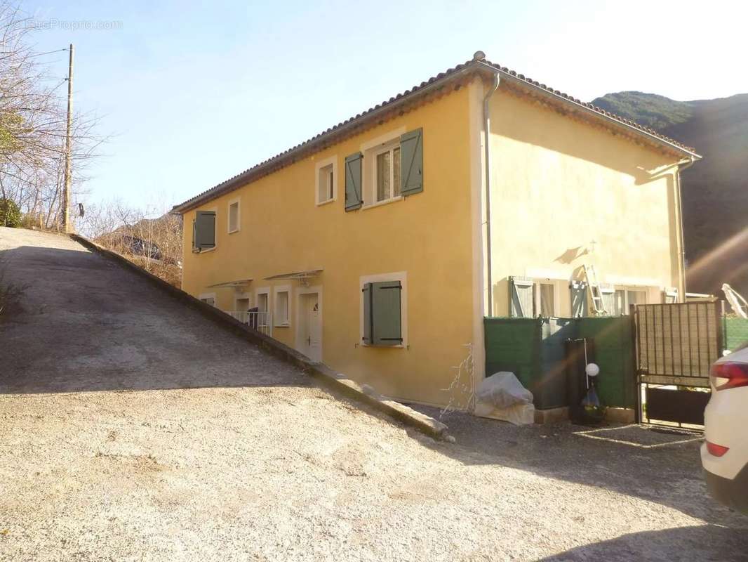 Maison à TOUET-SUR-VAR