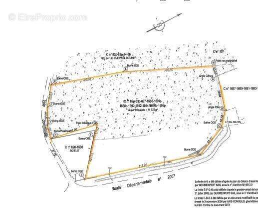 Terrain à FONTENAY-SUR-LOING