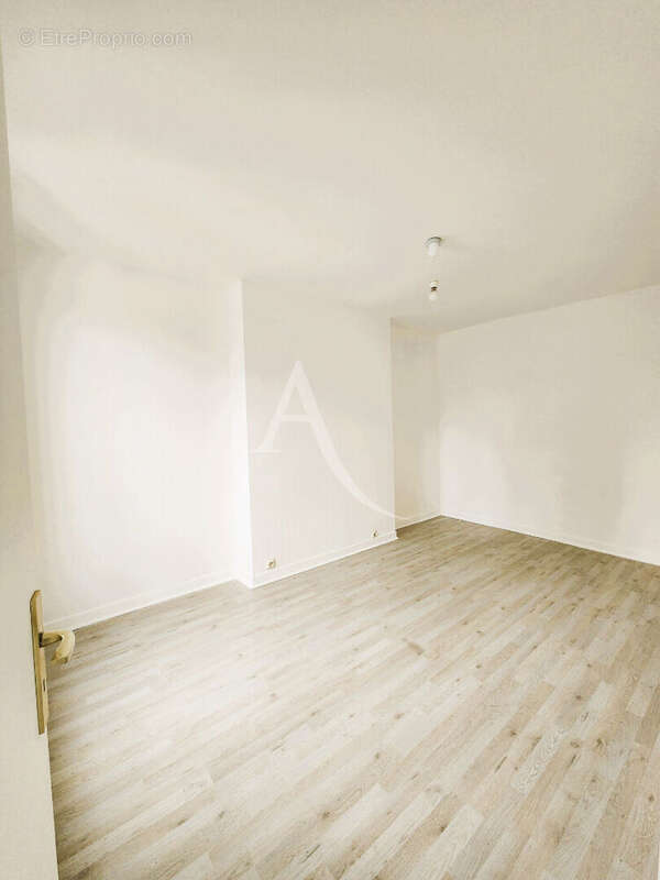 Appartement à PARIS-19E