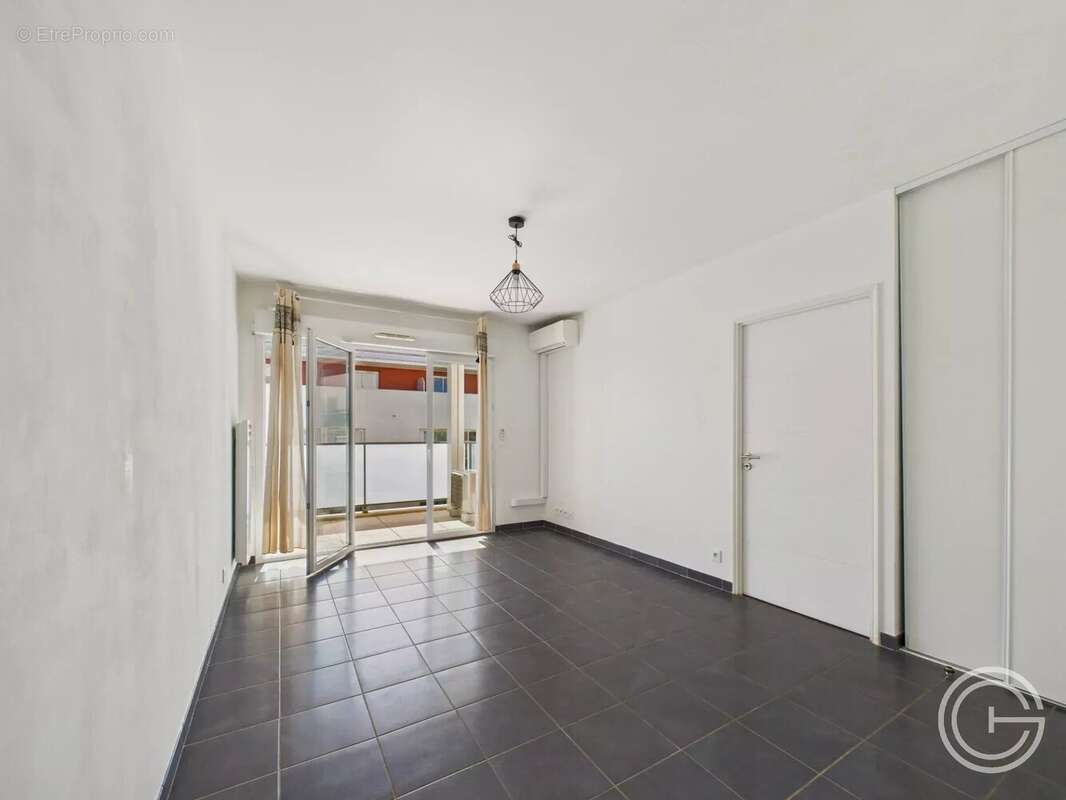 Appartement 2 Pièces Terrasse - Premiere Avenue - Antibes - photo 2