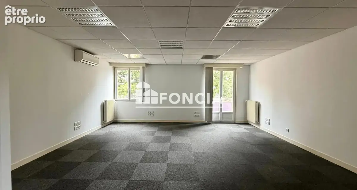 Local commercial libre sur deux niveaux de 190m2 - Quartier Saint Eloi - photo 19
