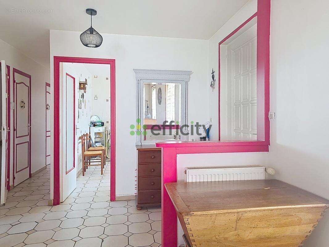 Maison à GENILAC