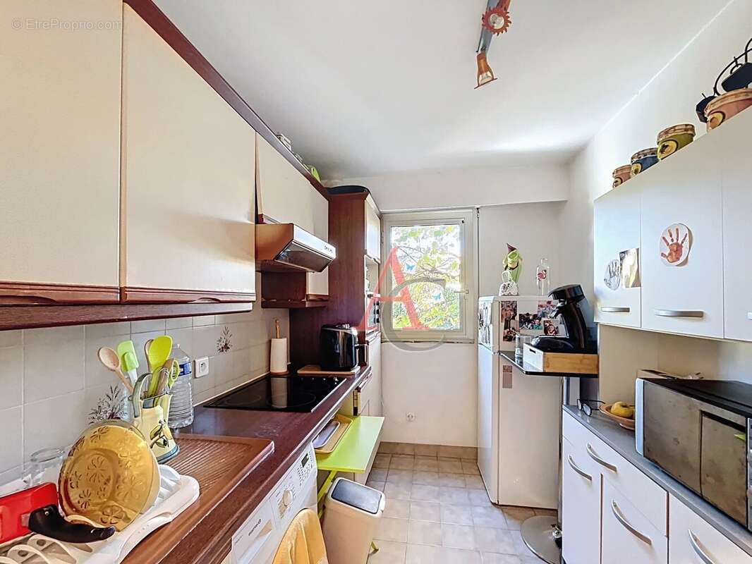 Appartement à SAINT-LAURENT-DU-VAR