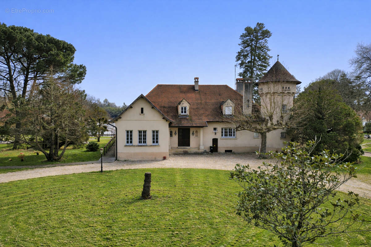Maison à COUTRAS