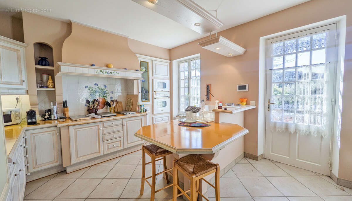 Maison à LE CASTELLET