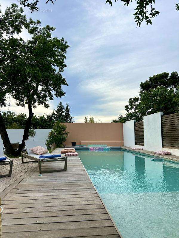 Maison 310 m² à Marseille-12e  - photo 4