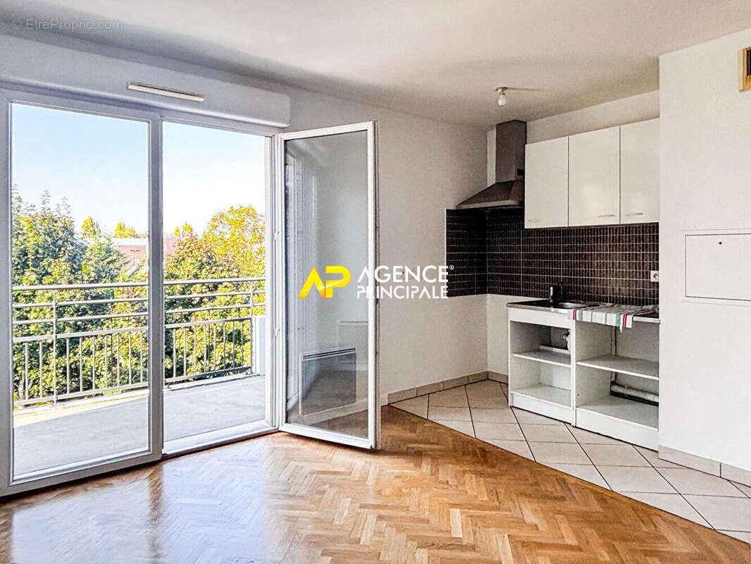 Sartrouville - La Vaudoire - Appartement 3 pièces 59.75 m² avec terrasse et parking - photo 3