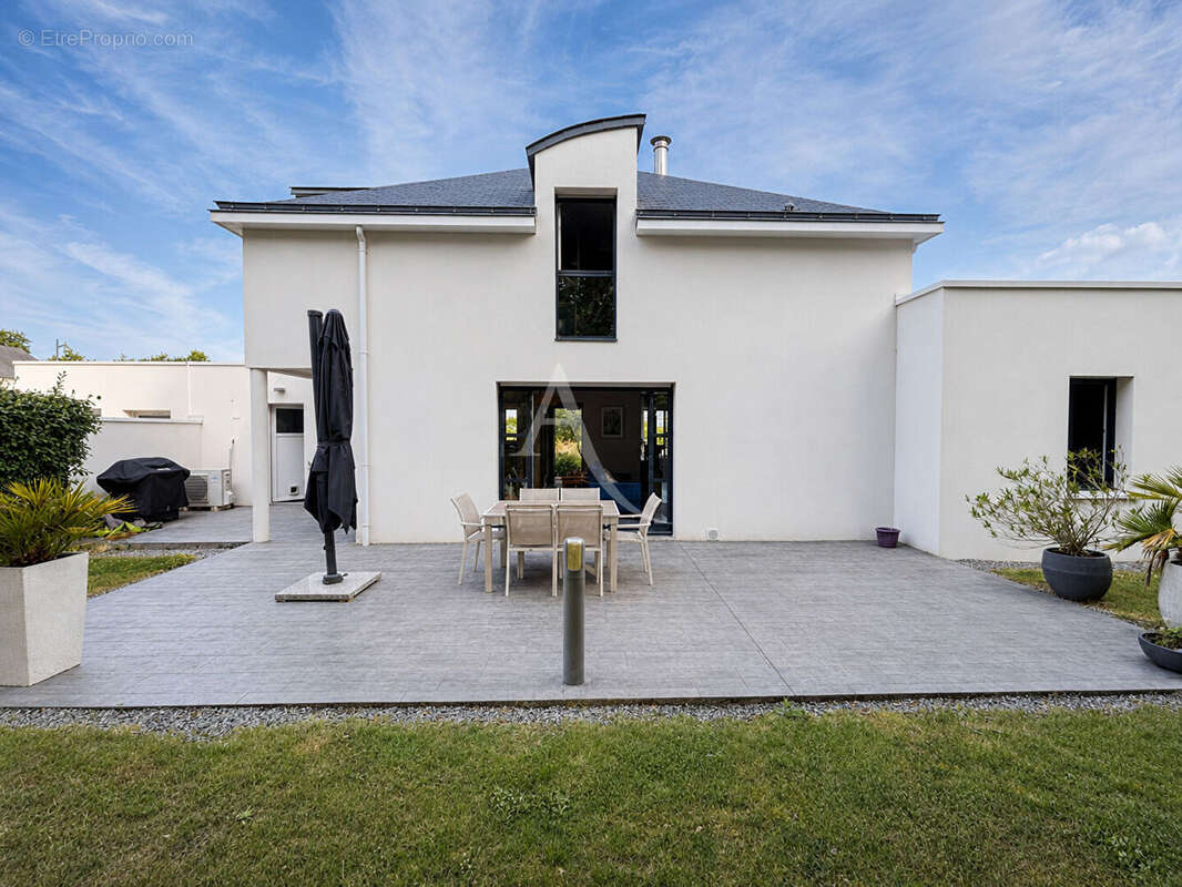 Maison, piscine, garage, 5 chambres de 2011 - photo 11