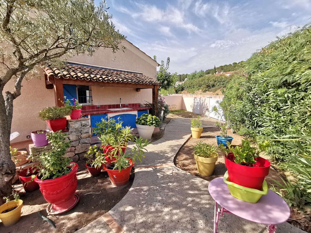 Maison à LES ISSAMBRES