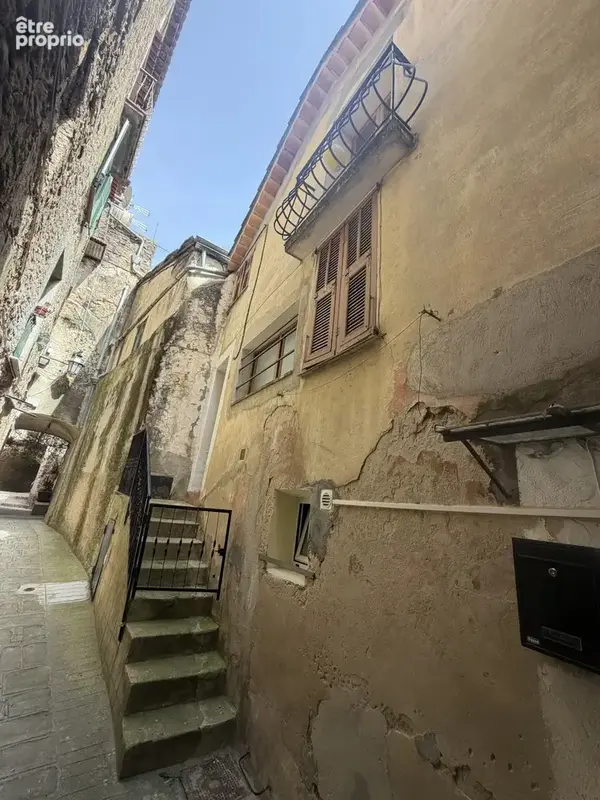 Appartement à BERRE-LES-ALPES