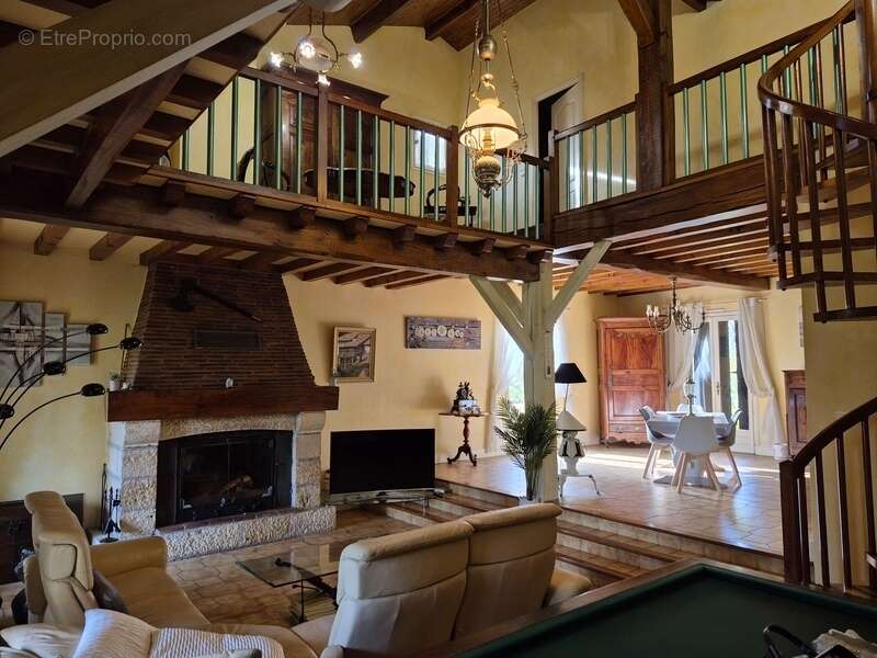 Maison à SAINTE-LIVRADE-SUR-LOT