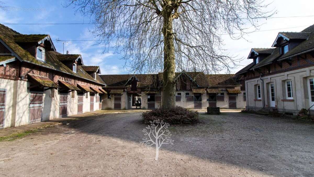 Maison à CUY-SAINT-FIACRE