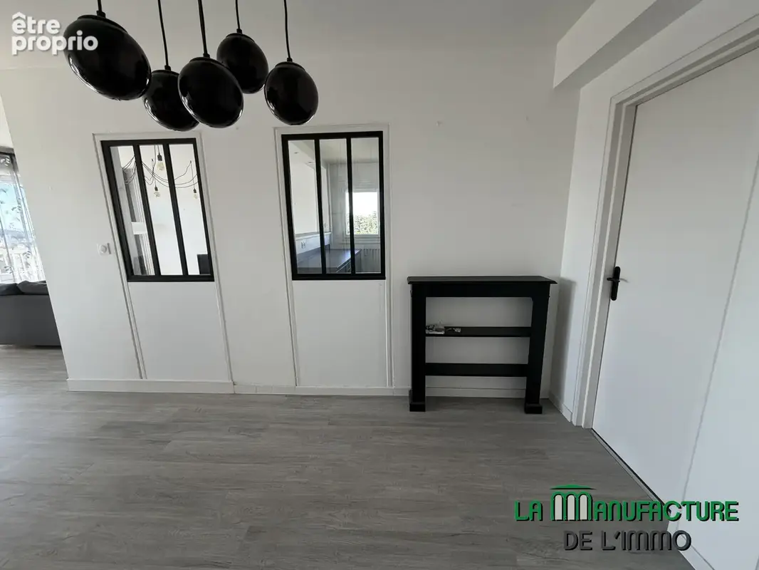 Appartement F4 - 85,37M2 - Balcon - Cave - Parking - Saint-Etienne/ Portail Rouge - photo 19