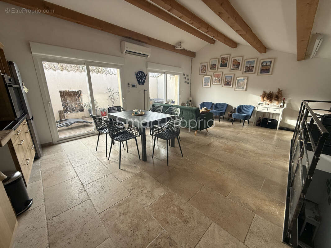 Maison rénovée en 2018 au coeur du village de Visan. - photo 2