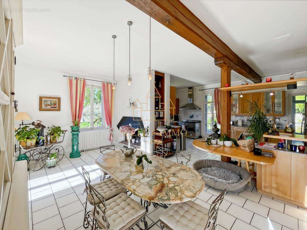 Propriété de prestige : ancien moulin de charme au cœur d’un écrin de verdure à 1h de Paris - photo 10