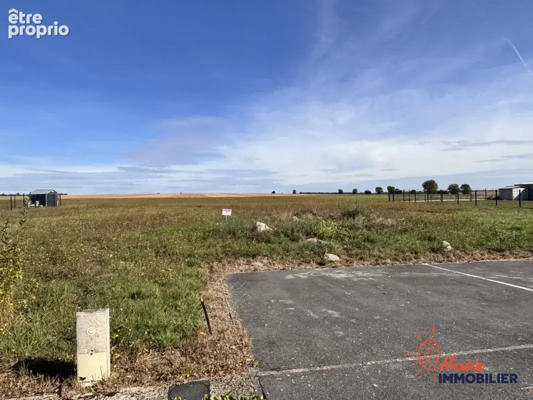 Photo Terrain à Courtisols au prix de 61 000€