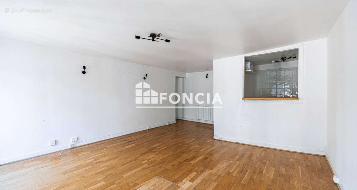 Appartement à PARIS-11E