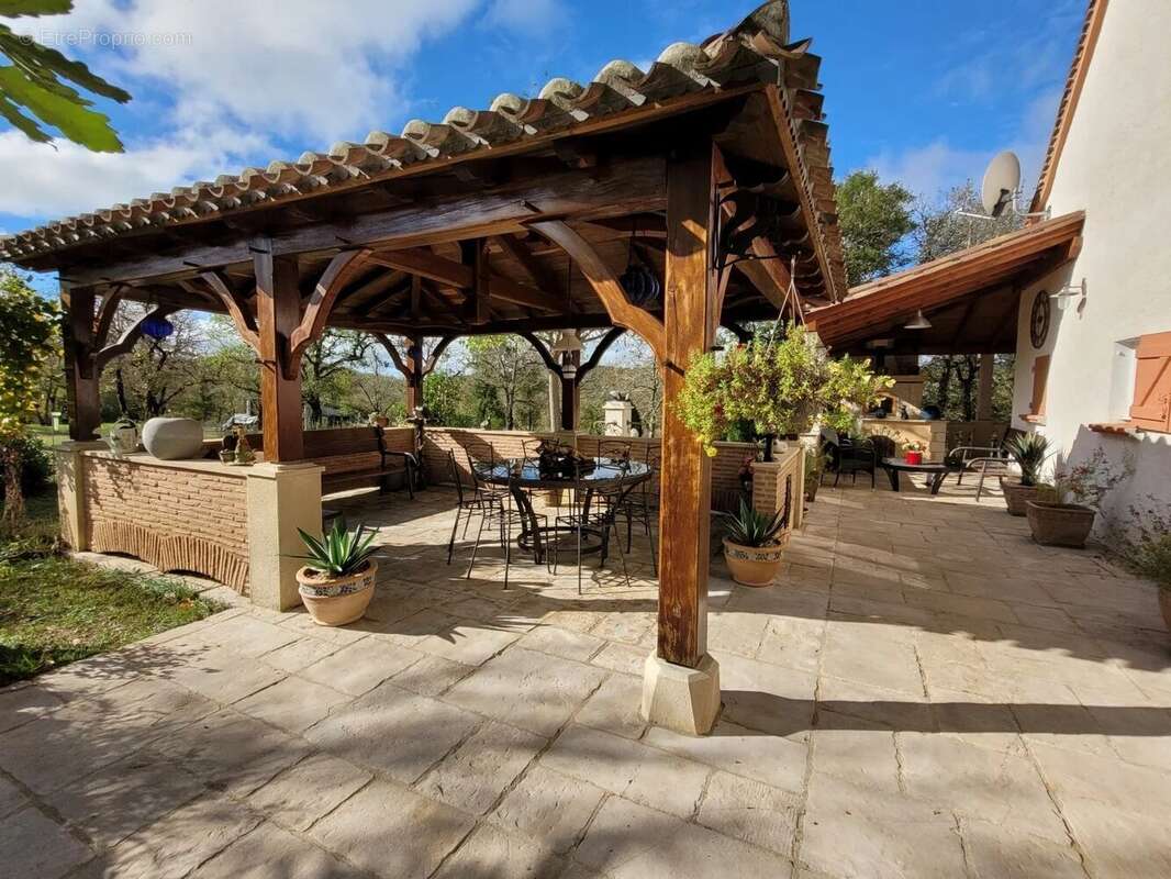 Maison à FLAUJAC-POUJOLS