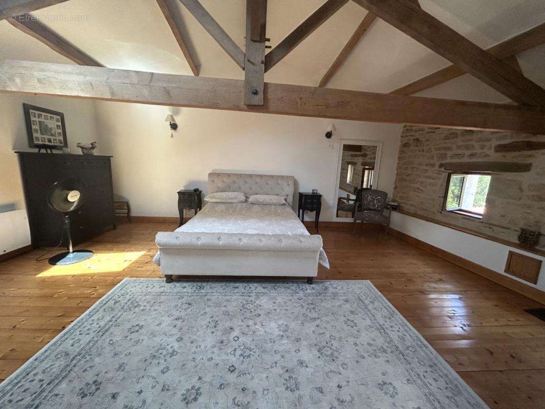 Maison à NANTEUIL-EN-VALLEE