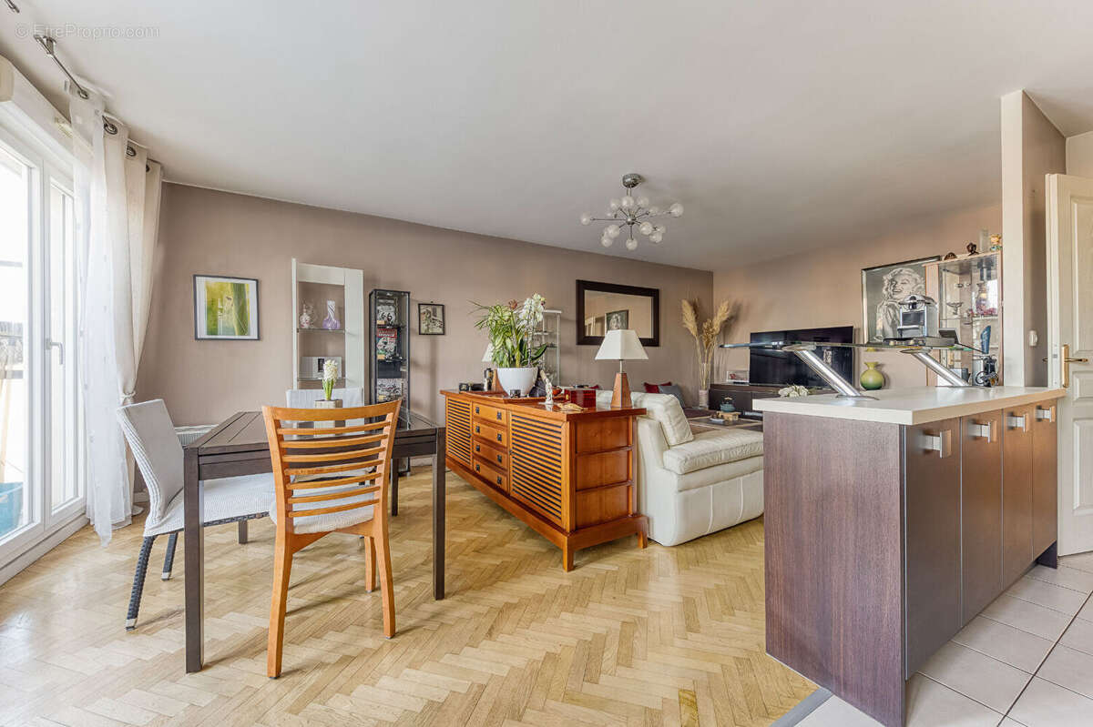 Appartement à LE PLESSIS-ROBINSON