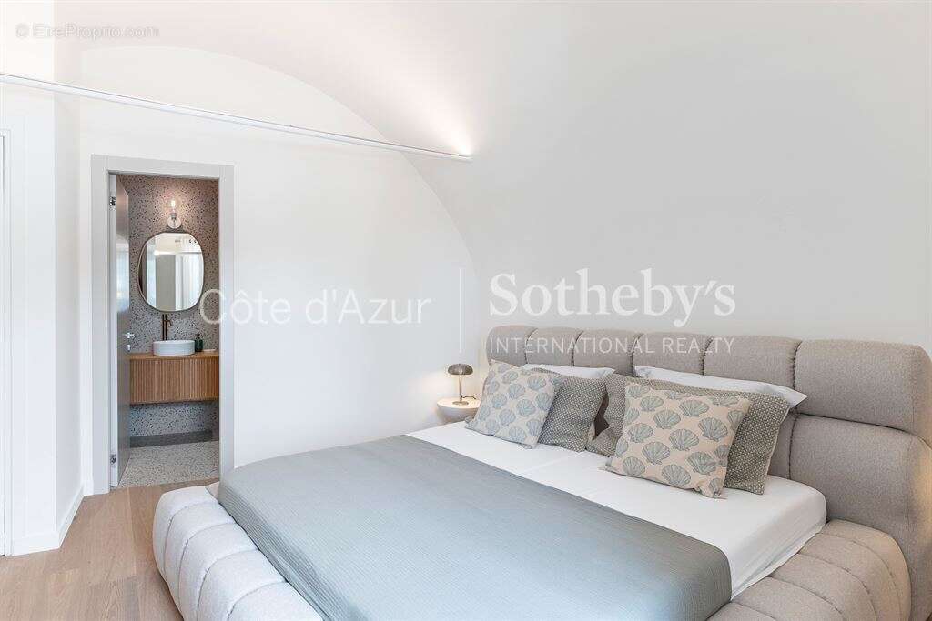Appartement à VILLEFRANCHE-SUR-MER