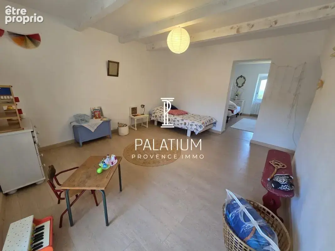 EXCLUSIVITE ! MÉNERBES (84) – Maison en pierre de 100 m² avec dépendances aménageables et plus de 3 hectares de vignes - photo 11