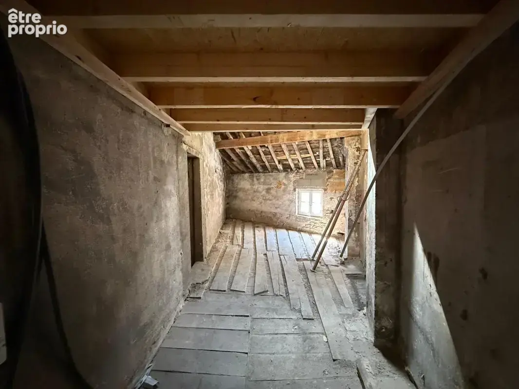 Appartement à L'ARBRESLE