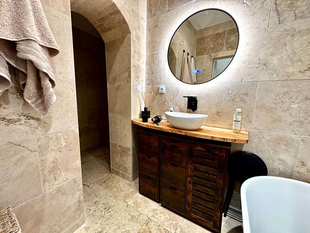 Maison à SAINT-MAXIMIN-LA-SAINTE-BAUME