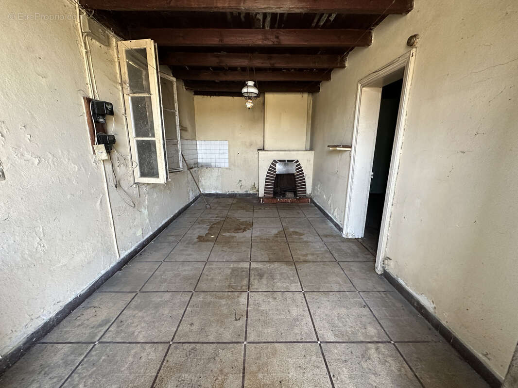 Maison à LA ROCHE-CHALAIS