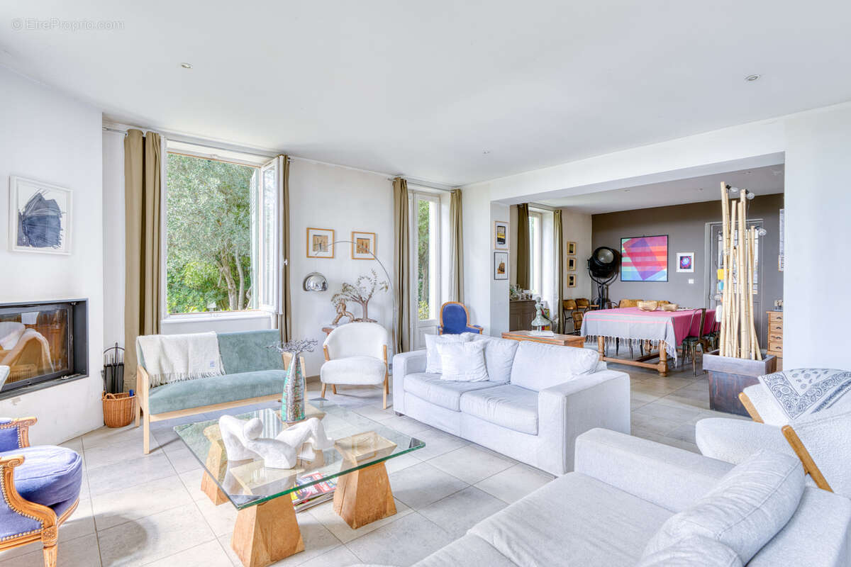 Propriété 10 pièces - 6 chambres avec vue panoramique et piscine à débordement - photo 6