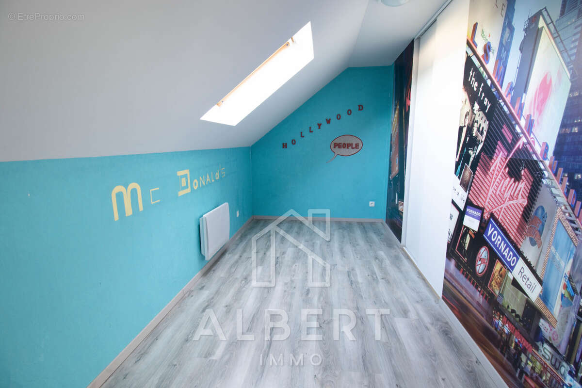 Maison à LONGUE-JUMELLES