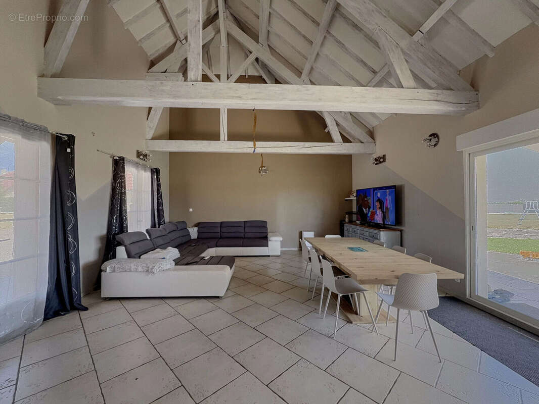 Maison 142 m² à Louhans  - photo 2