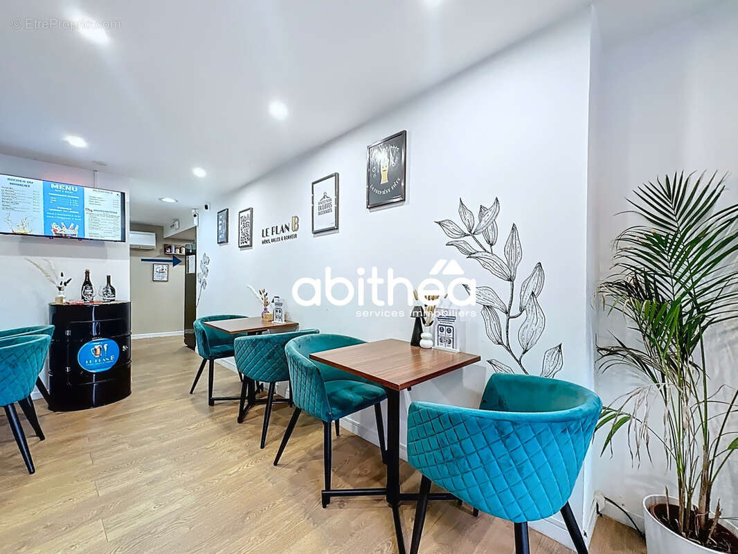 Exclusivité - droit au bail - local commercial 70 m2 - terrasse - place de la mairie - photo 12