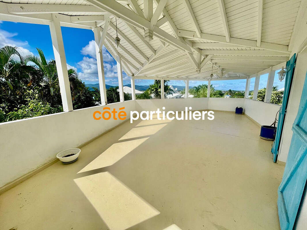 Maison à BAIE-MAHAULT