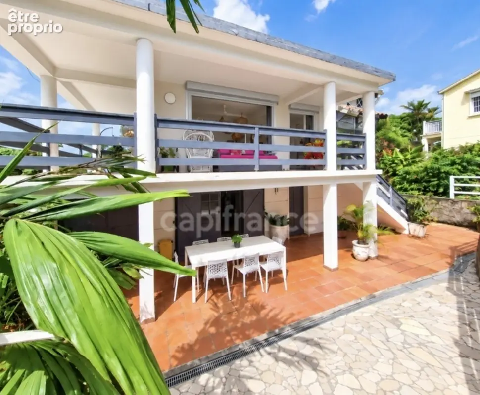 A vendre - Fort de France Quartier Didier -  Villa T6 avec jardin, terrasse, carbet et piscine - photo 5